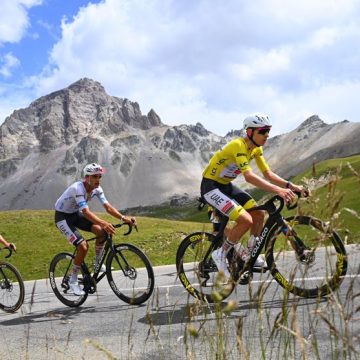 Tadej Pogacar rejoint les légendes du Tour de France