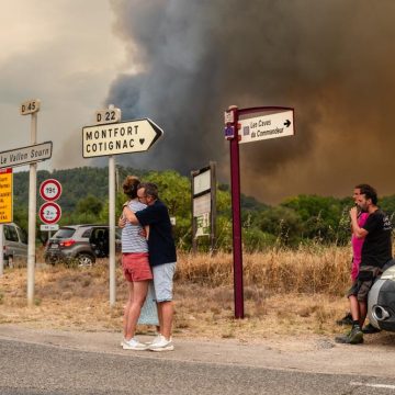 Les incendies en France et en Grèce : dernières évolutions