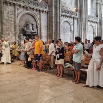 Une Messe Spéciale à Bordeaux lors des Incendies