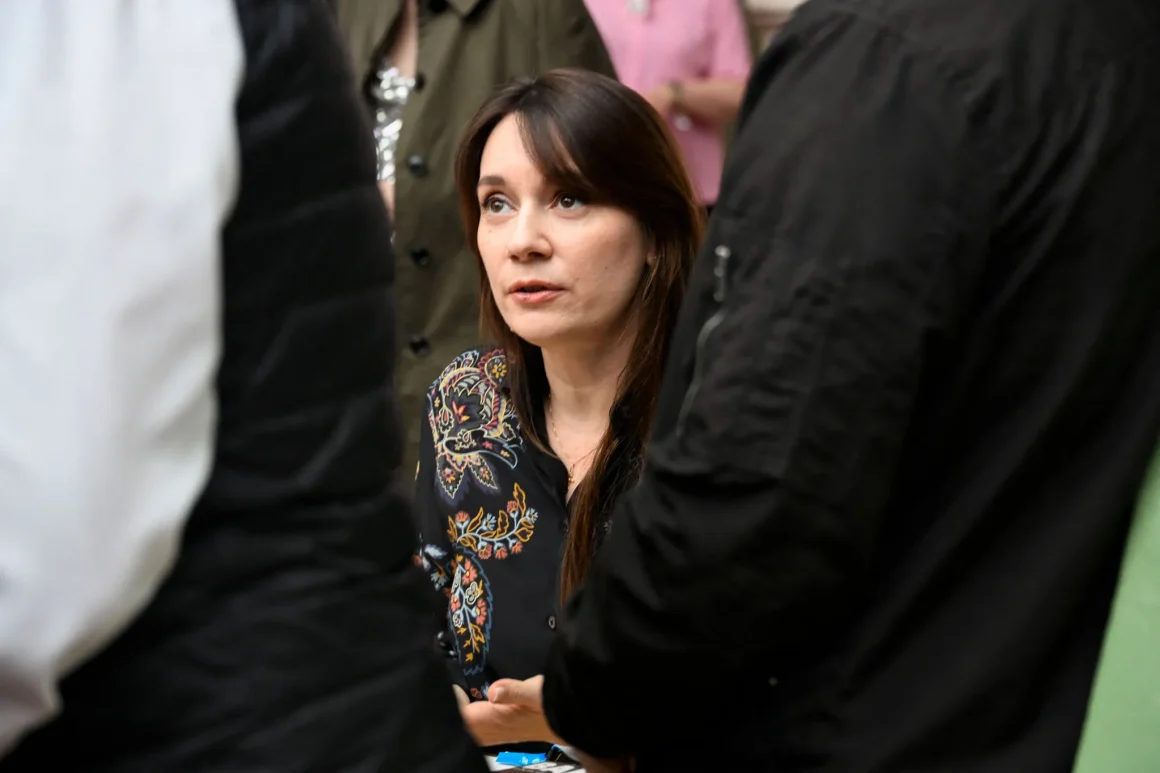 8f0484db-d31e-48d4-9c3d-ad6b873cf80f Xenia Fedorova confrontée à un arrêté d’expulsion