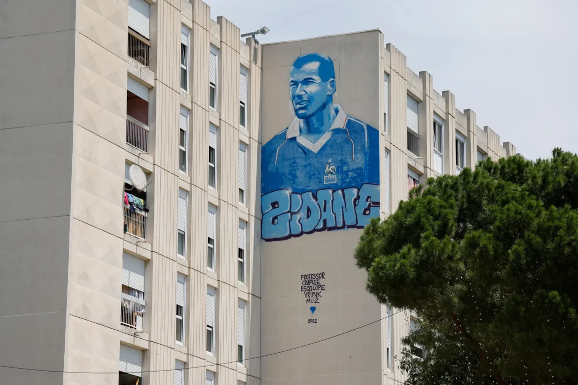 Zinédine Zidane nommé sélectionneur de l’équipe de France