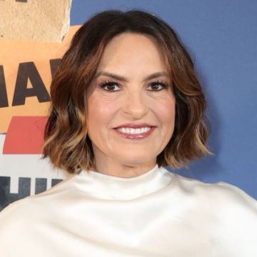 aa464418-7acc-4ee3-afa5-815894b07926 Mariska Hargitay présentera les Emmy Awards