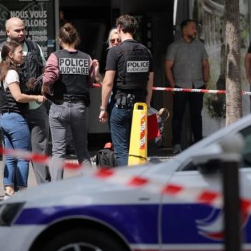 Attaque au couteau à Paris : trois femmes blessées