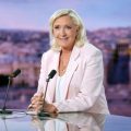 Marine Le Pen condamnée et maintient sa candidature