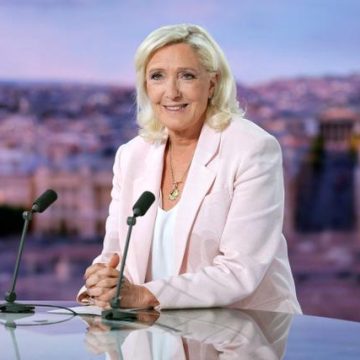 b58d56e7-1786-476a-9970-c539af902602 Marine Le Pen condamnée et maintient sa candidature