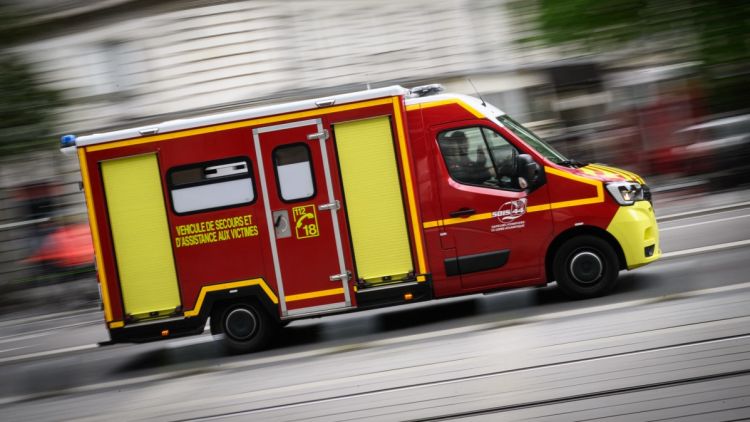bbe13239-7d72-4421-8a87-81823316b8ea Accident spectaculaire d’une voiture à Nantes