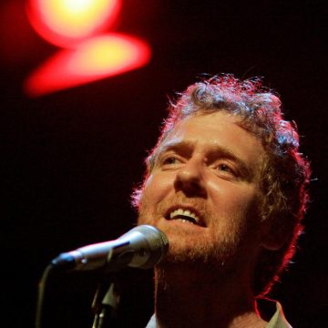 bdfcc7df-0d14-4157-bf7f-5fc5ddf835e4 Décès du musicien irlandais Glen Hansard
