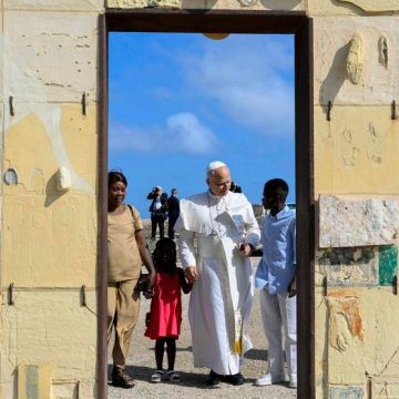 Pope Leo XIV makes pastoral visit to Lampedusa Le Pape Léon XIV en visite à Lampedusa : un appel à l’action pour les migrants