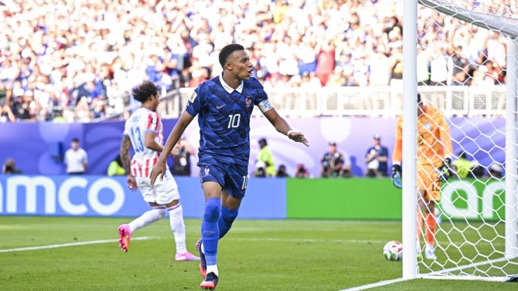 d503ca2e-e62d-417e-af46-c1c428d6d275 Kylian Mbappé répond aux propos racistes de Celeste Amarilla