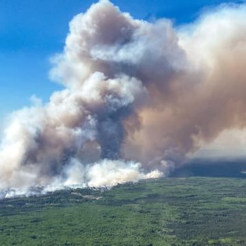 Situation critique des incendies de forêt au Canada