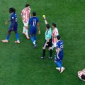Critiques sur l’arbitrage de France-Paraguay