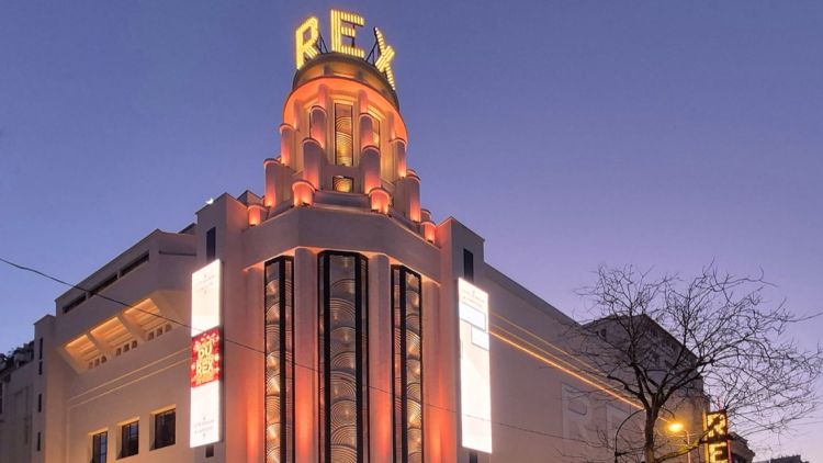 e315c5f8-0f8d-4b87-9cff-ddb7fd24bc5d Le Grand Rex vend ses anciens fauteuils de cinéma