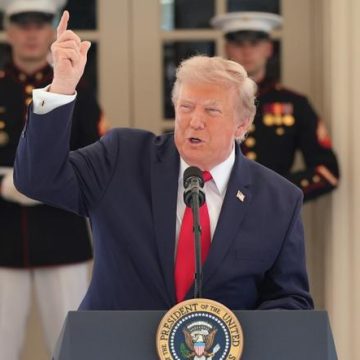 Tension entre les États-Unis et l&rsquo;Iran : Blocus et taxe sur le détroit d&rsquo;Ormuz