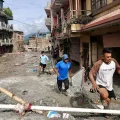 Une crue dévastatrice frappe le nord du Népal et le Tibet chinois