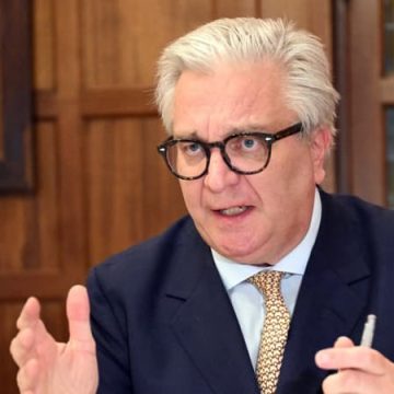 08e545de-99f6-453d-af24-3386d8b17fb1 Prince Laurent de Belgique reconnaît son fils
