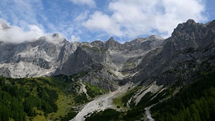 12bb89a7-4993-4341-912a-f28a091cd79a Un randonneur récupère ses affaires perdues il y a 60 ans sur un glacier autrichien