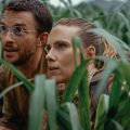 Jonathan Bailey et Scarlett Johansson dans Jurassic World Rebirth