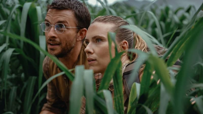 1324c2f9-e1c0-4a79-8d45-8b5179bf0e70 Jonathan Bailey et Scarlett Johansson dans Jurassic World Rebirth