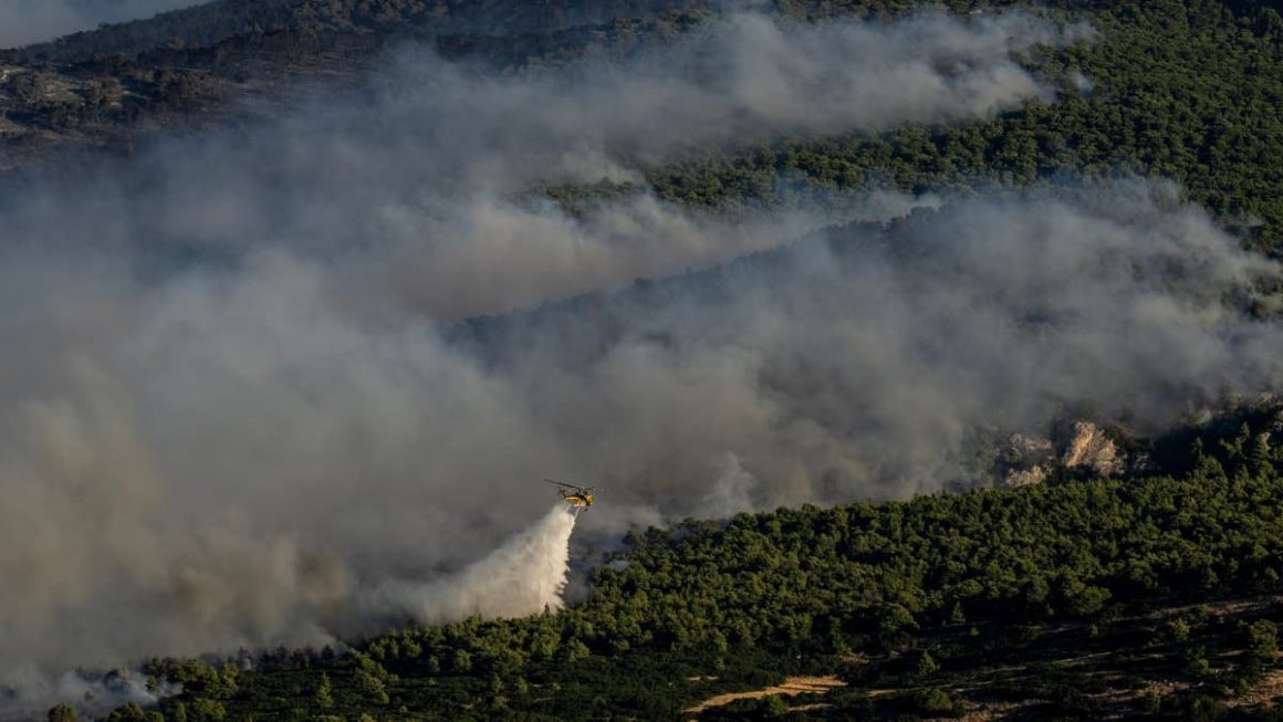 La lutte contre les incendies en Grèce : défis et conséquences