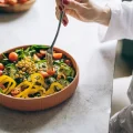 Comment préparer une salade composée complète
