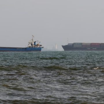 1def94aa-5f85-4965-b30e-b4a62668d1ed Perturbations dans le détroit d’Ormuz : impacts des sanctions et tensions géopolitiques