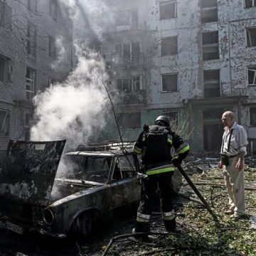 Russian army attacks Zaporizhzhia with guided bombs again Une attaque russe sur Zaporijjia fait plusieurs victimes