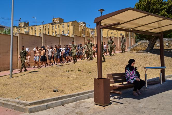 22d35baf-84a8-4267-af45-975e90a9928e L’immigration massive à Ceuta : une enclave sous pression