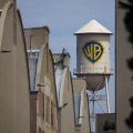 Paramount et Warner Bros Discovery : défis et approbations à travers le monde