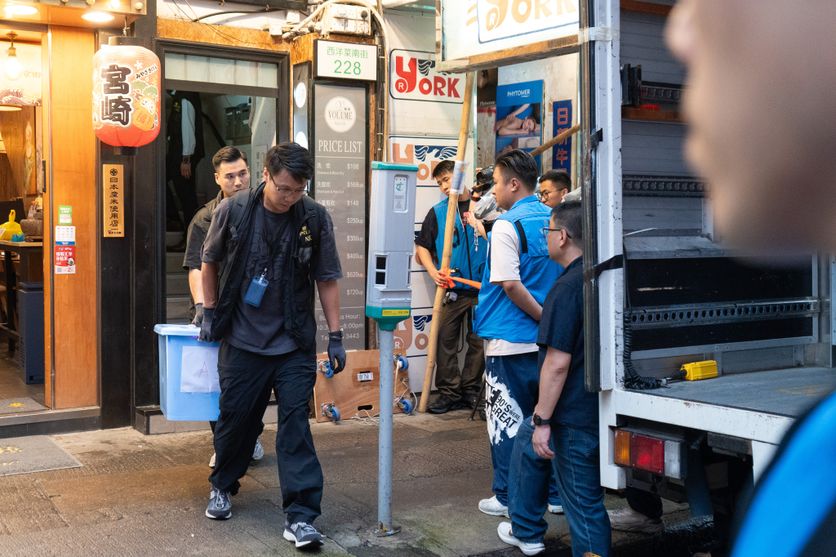 Hong Kong national security police raid 2 independent bookstores, arrest 5 - 15 Jul 2026 L’impact de la censure sur la littérature chinoise contemporaine