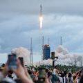La Chine reporte une mission lunaire cruciale