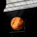 Observer l&rsquo;éclipse solaire en toute sécurité sans lunettes
