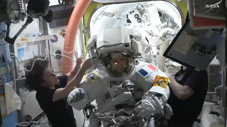46368523-2ea1-4c6f-8d32-bf821ba7759e Sophie Adenot et sa mission dans le vide spatial