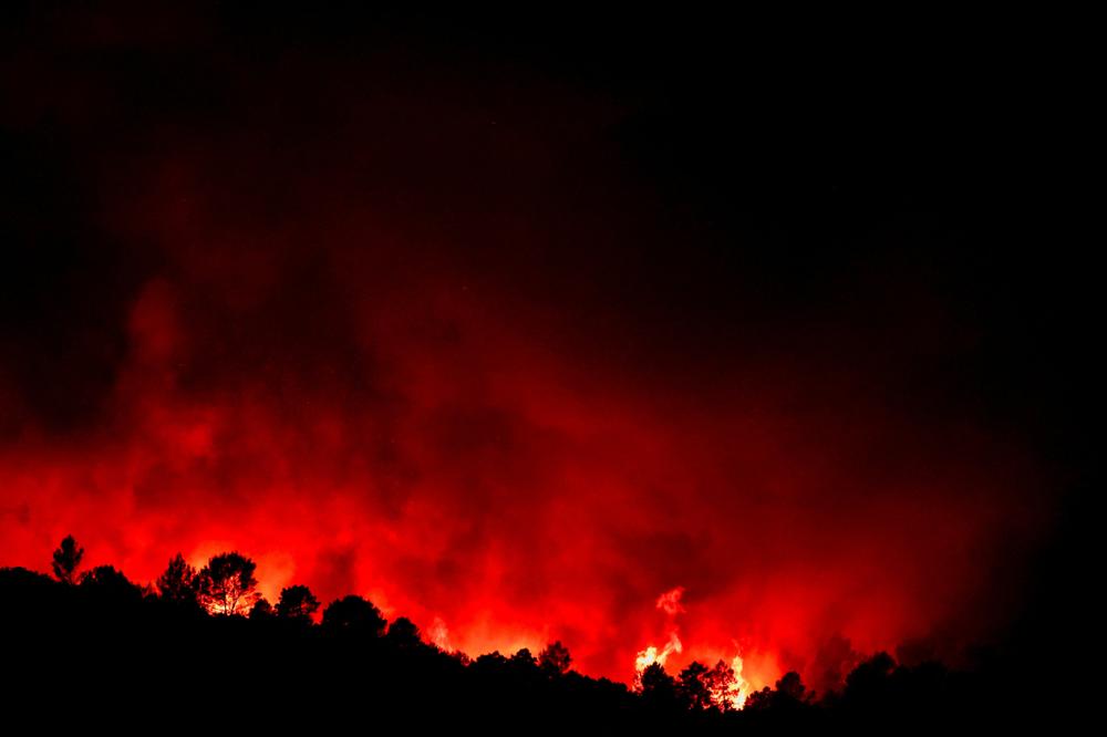47d78a1f-095e-45da-9111-a163f30668ba Incendies en Gironde et dans le Var : la mobilisation pour contenir les flammes