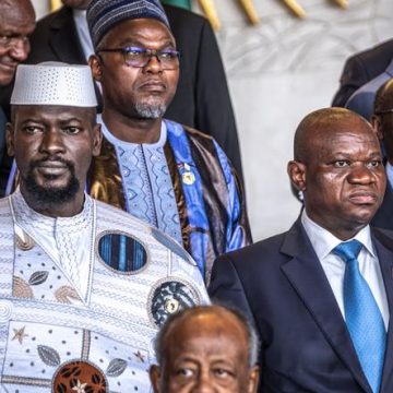 Découverte de corps dans une fosse commune en Guinée : une enquête en cours