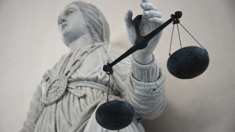 513c3d44-d0b4-4b2b-85a9-82963ab3b439 Un policier de Rouen mis en examen pour viols et images pédopornographiques