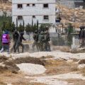 Tensions entre colons israéliens et Palestiniens en Cisjordanie : les journalistes pris pour cible