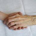 La France Adopte une Loi sur l&rsquo;Aide à Mourir