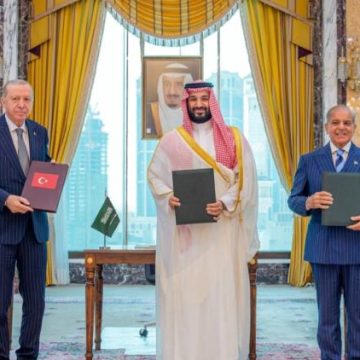 Un pacte de défense remarquable au Moyen-Orient : Arabie saoudite, Pakistan et Turquie unissent leurs forces