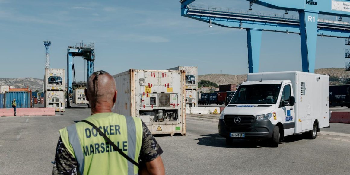 Les Douanes de Marseille Face au Trafic de Drogue