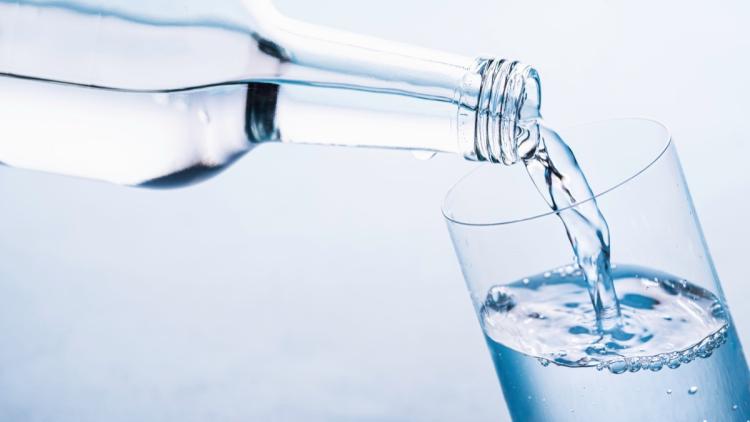 5d6f4c54-c1c6-48b6-9847-01953f322e36 Les dangers de l’hyponatrémie liés à une consommation excessive d’eau