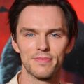 Nicolas Hoult rejoint la série Harry Potter sur HBO