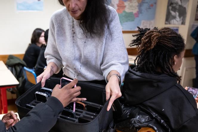 60acb217-2906-412d-bc9d-f9a0cdc24709 Interdiction des téléphones portables à l’école