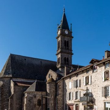 67443ae3-bef6-422f-849c-1cbaef483d10 Manifestation à Aurillac : affrontements et mesures de sécurité