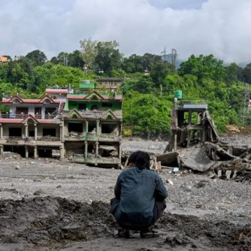 Inondations au Népal et au Tibet : un bilan tragique et des opérations de secours complexes