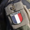 Sanctions envisagées pour des soldats français ayant exhibé un drapeau controversé