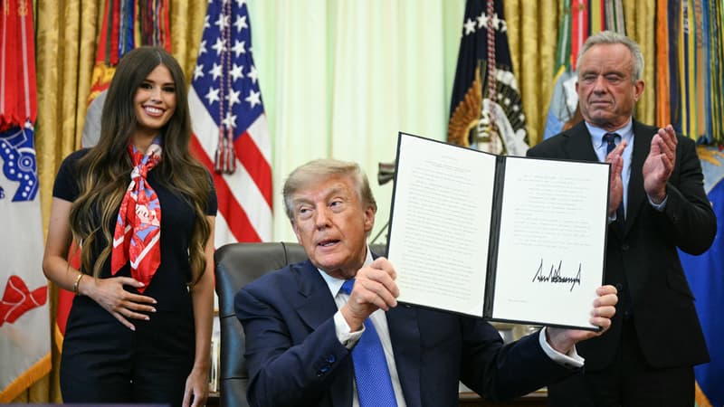 6824876f-f48b-492b-adc2-7aa45da7f107 Décret controversé sur les vaccins signé par Donald Trump
