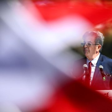 6a7c3bf8-4918-4862-a44d-f8bb8f123b42 Mélenchon propose une conscription écologique