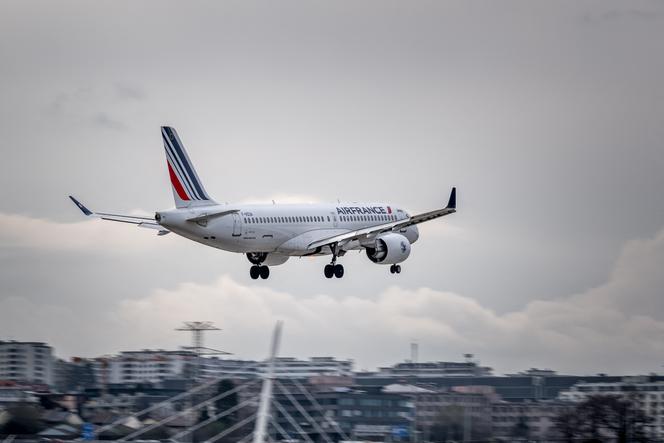 6a9baf90-fa79-49cc-8730-7c8e52e57542 Reconnaissance du cancer du sein comme maladie professionnelle pour une hôtesse de l’air : une première en France