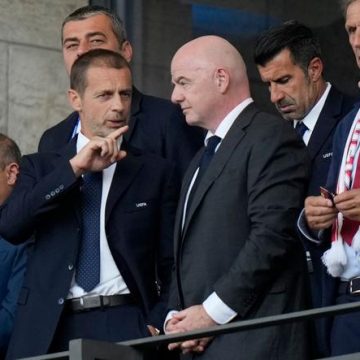 6d687b3d-9d04-432d-a216-ad5262d57b42 L’UEFA appelle au départ de Gianni Infantino