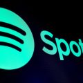 Spotify introduit un badge pour identifier la musique créée par l&rsquo;IA